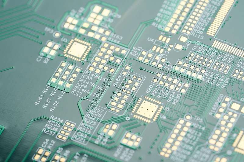 PCB manufacturers tell you how to distinguish between the positive and negative poles of the power supply of the circuit board?